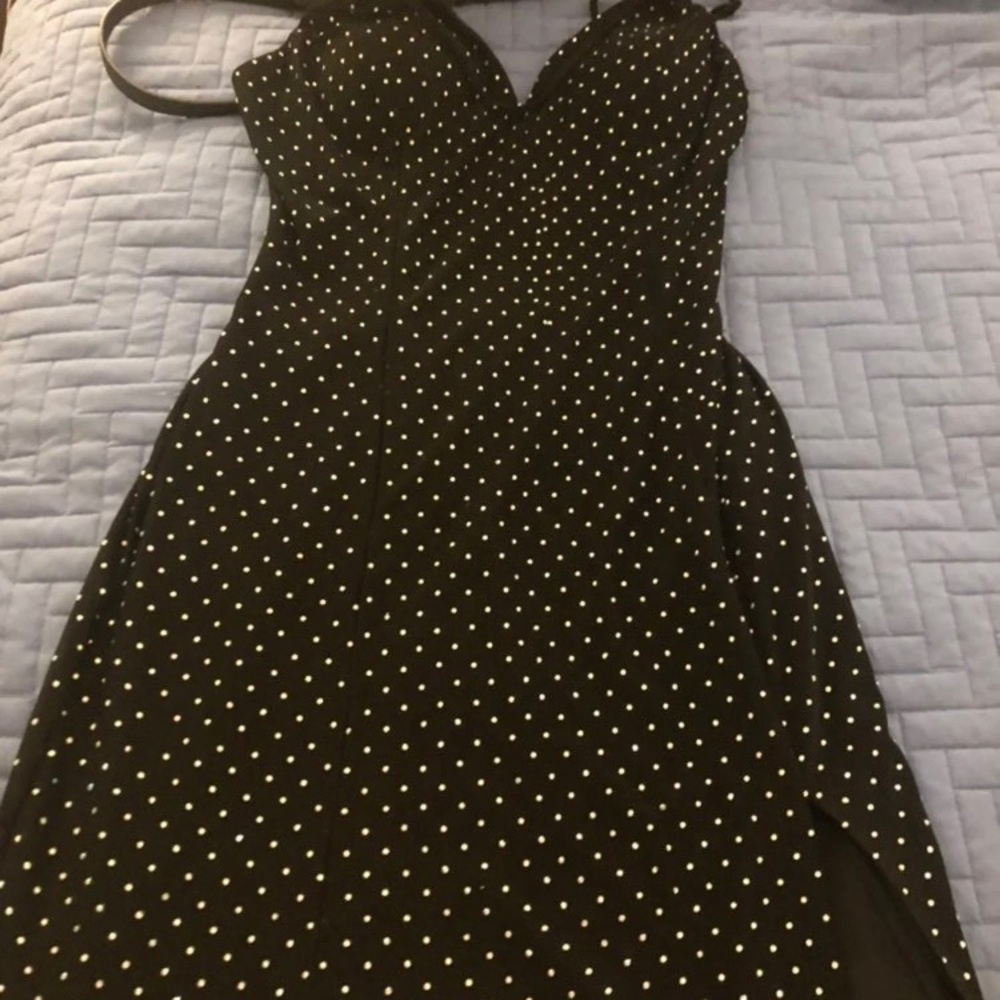 Perfect dress for summer with open back. Great for weddings